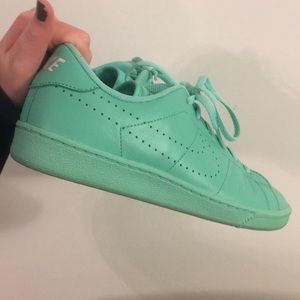 Mint Green Nike Shoes ☘️